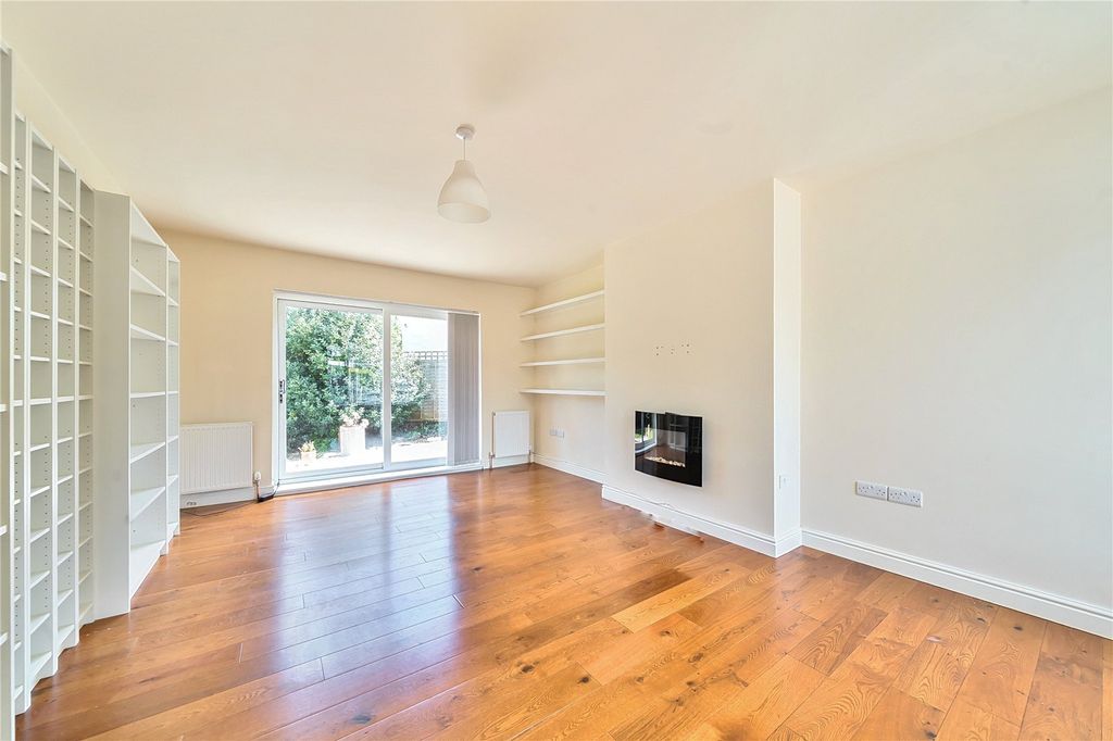 Property photo 3 of 21 Picture No. 16