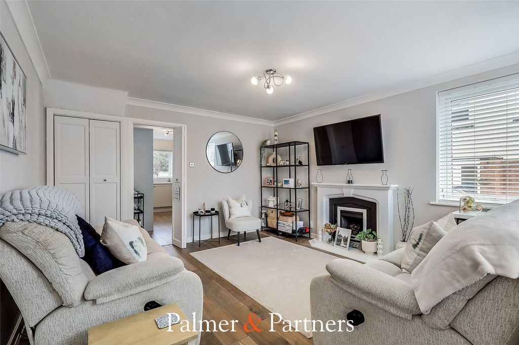 Property photo 2 of 18 Picture No. 12