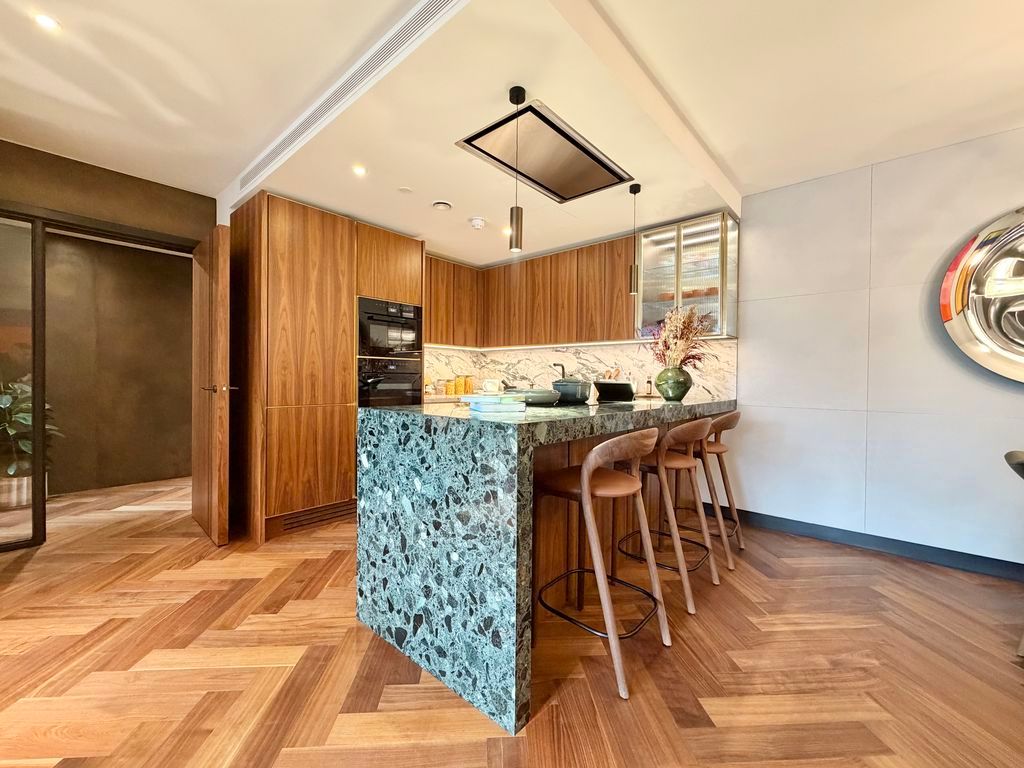 Property photo 2 of 19 Photo 2