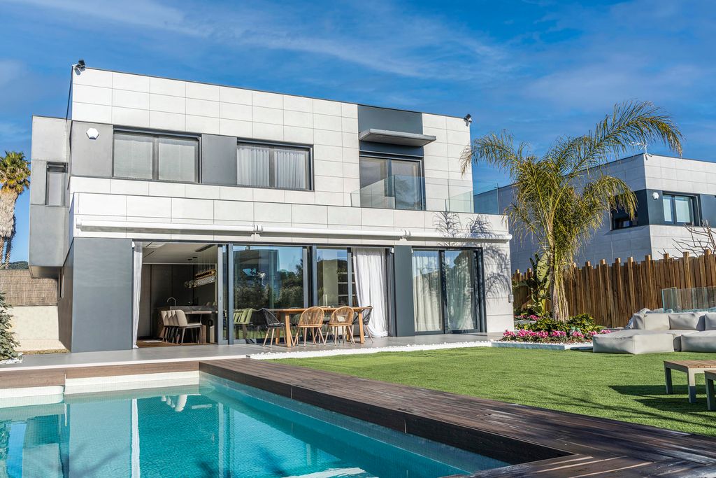 Property photo 2 of 23