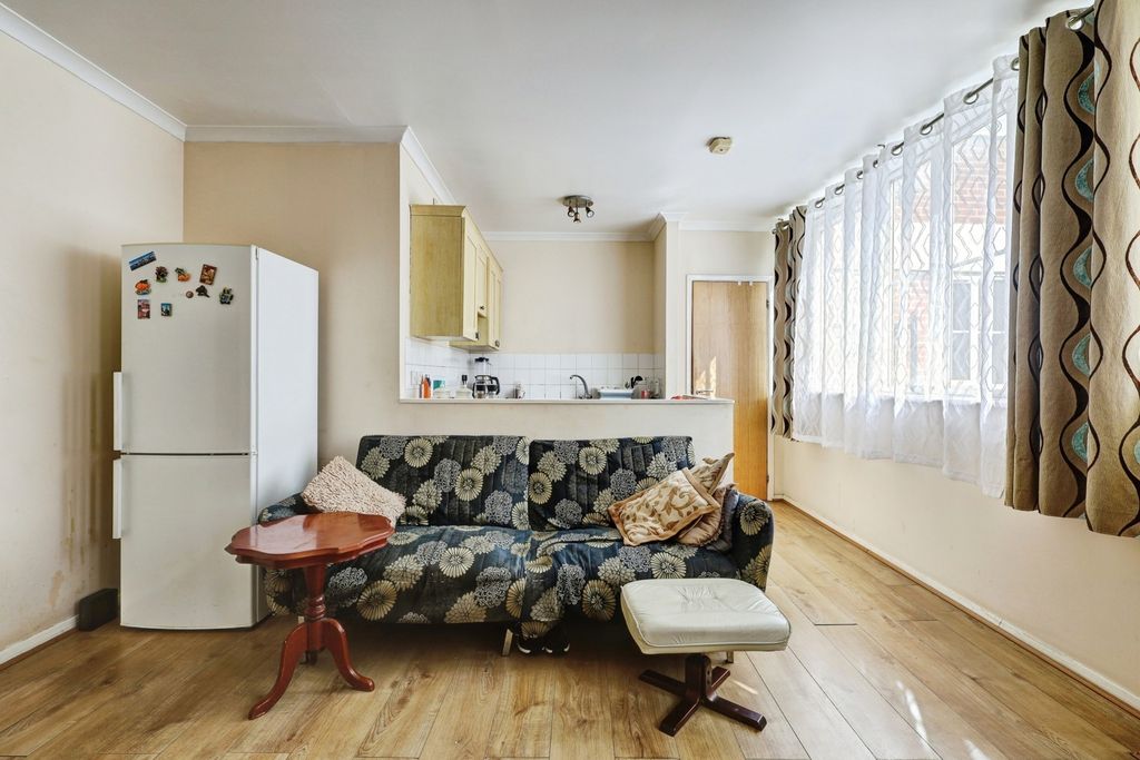 Property photo 3 of 17 Living Room