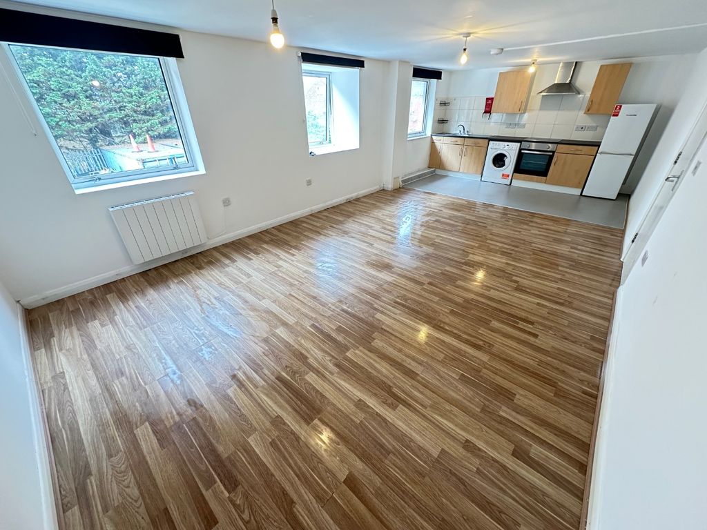 Property photo 2 of 7 4570392