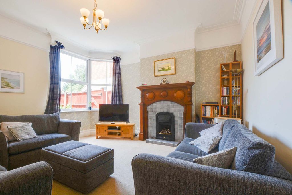 Property photo 1 of 29