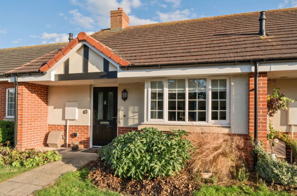 Property photo 1 of 10 3-Hawthorn-Front
