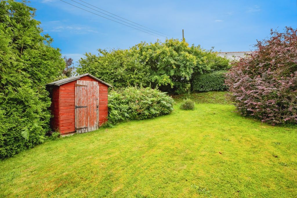 Property photo 3 of 17 Photo