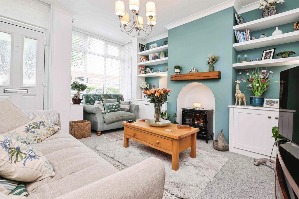 Property photo 2 of 18