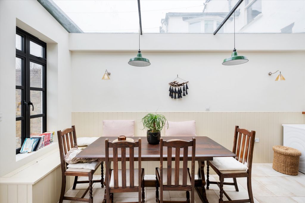 Property photo 3 of 12 Image