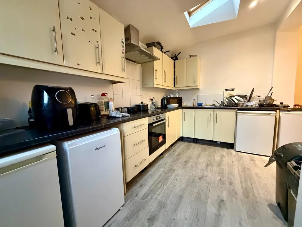 71 Shirley Park Road, Southampton SO16 - View 6