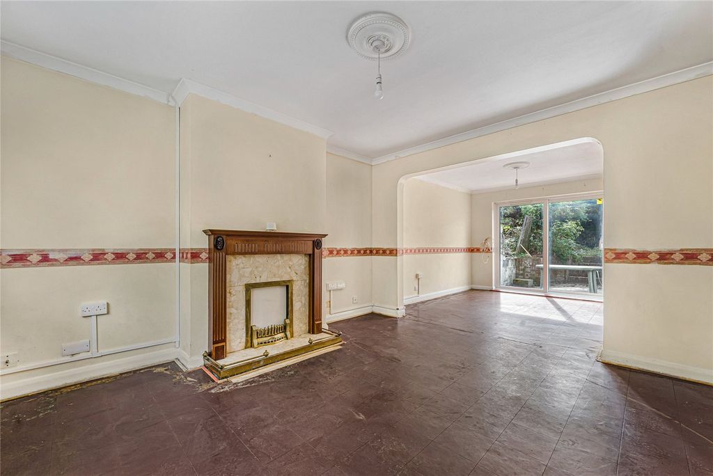 Property photo 2 of 19 Picture No. 11