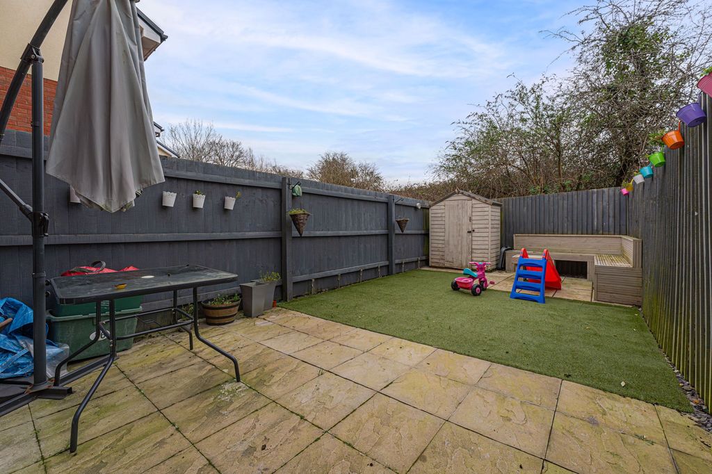 Property photo 2 of 23