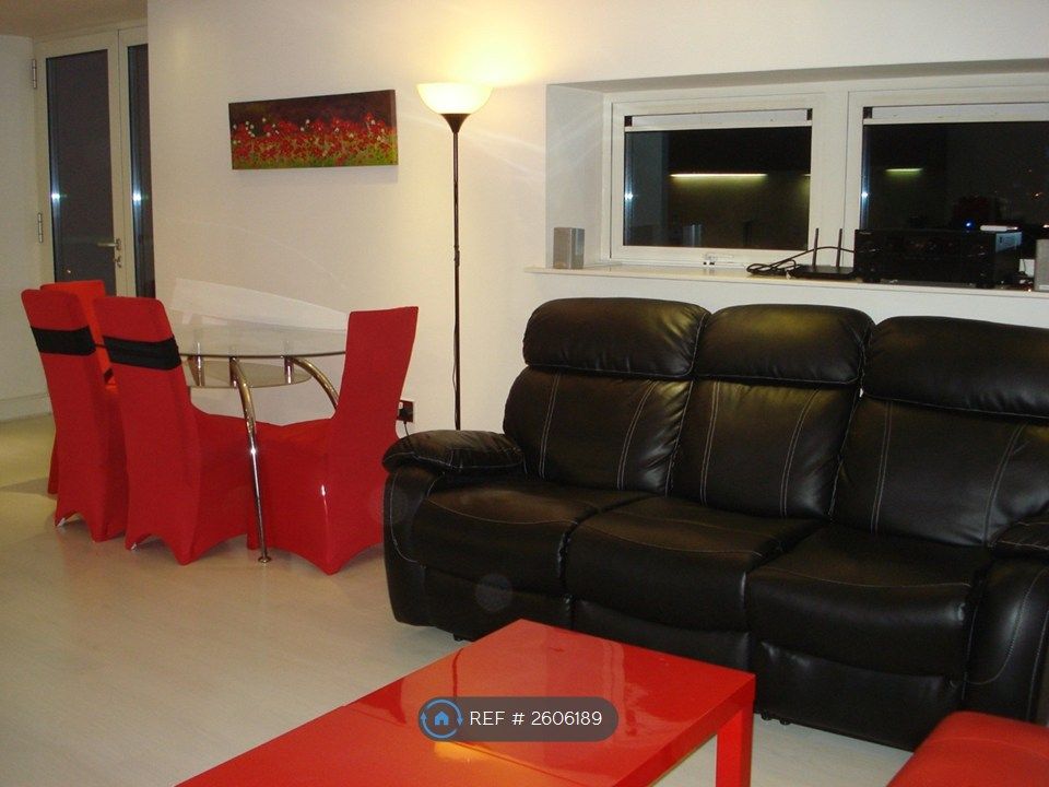 Property photo 2 of 11 Lounge 1