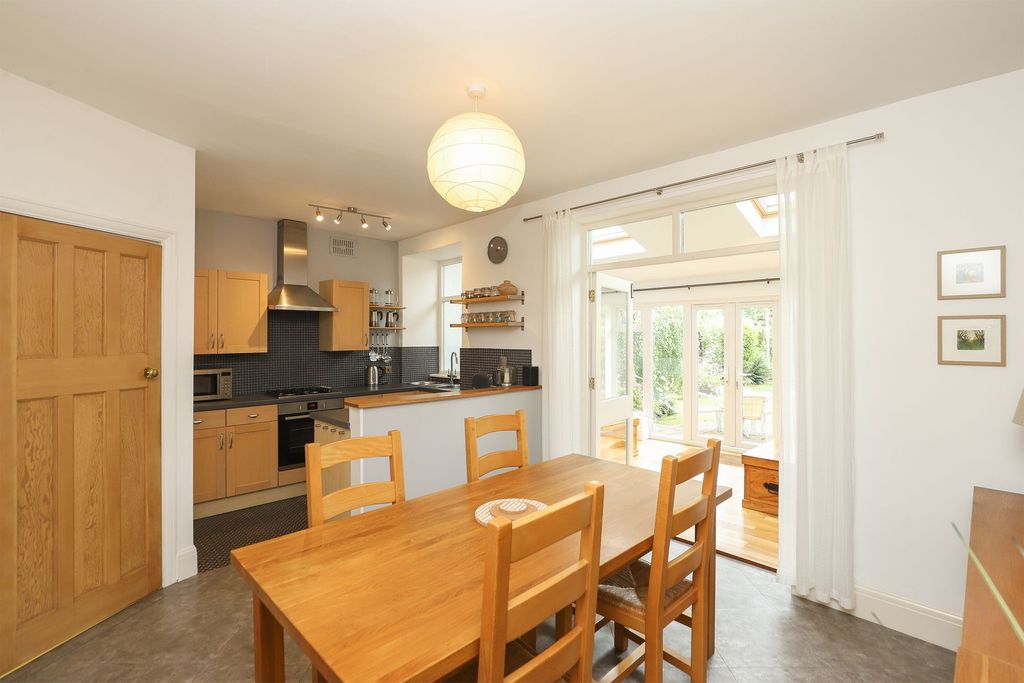 Property photo 2 of 24