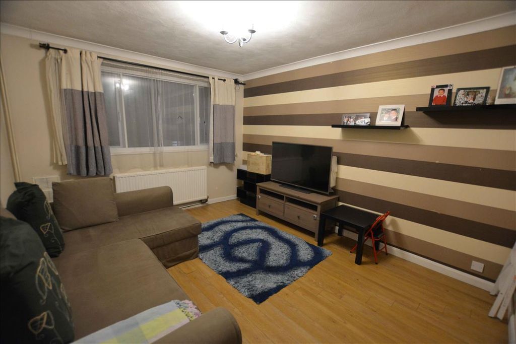 Property photo 3 of 11