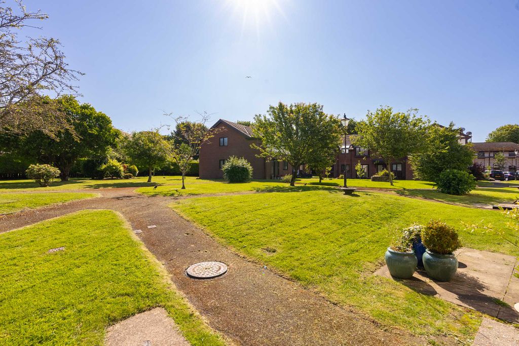 Property photo 2 of 16