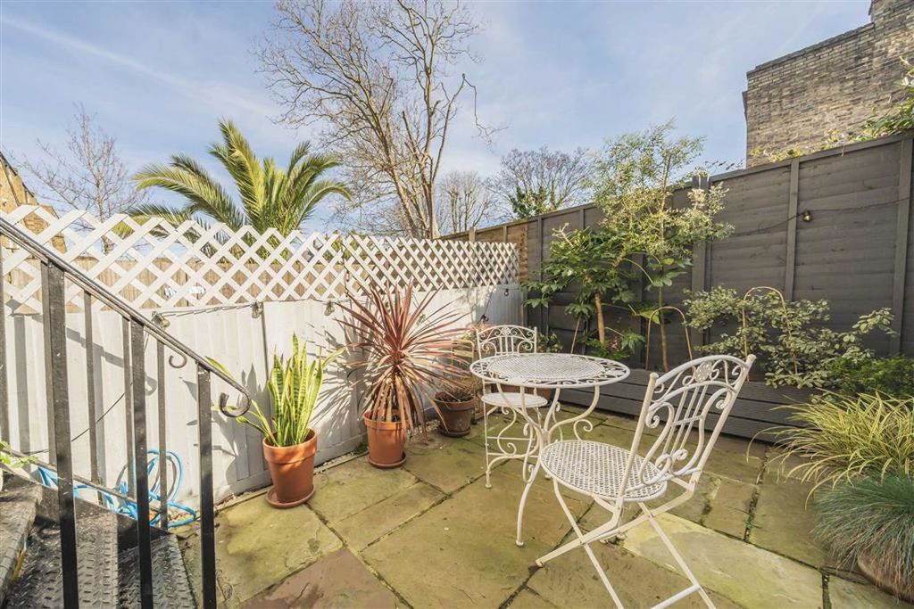 Property photo 2 of 8