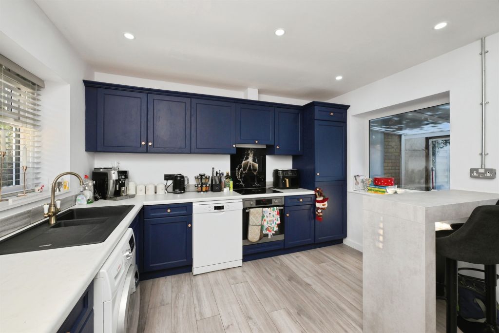 Property photo 3 of 25