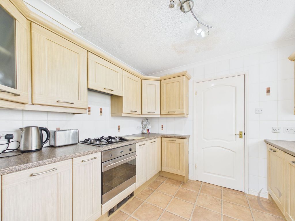 Property photo 3 of 24