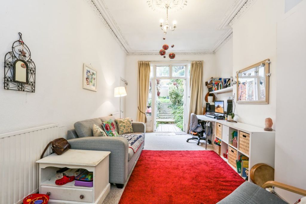 Property photo 2 of 8