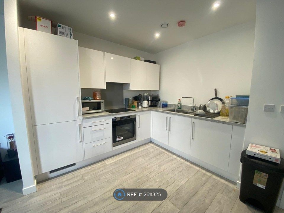 Property photo 3 of 6 Kitchen