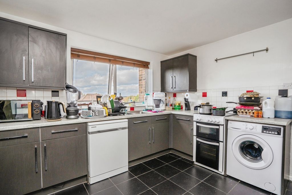 Property photo 2 of 8 Photo