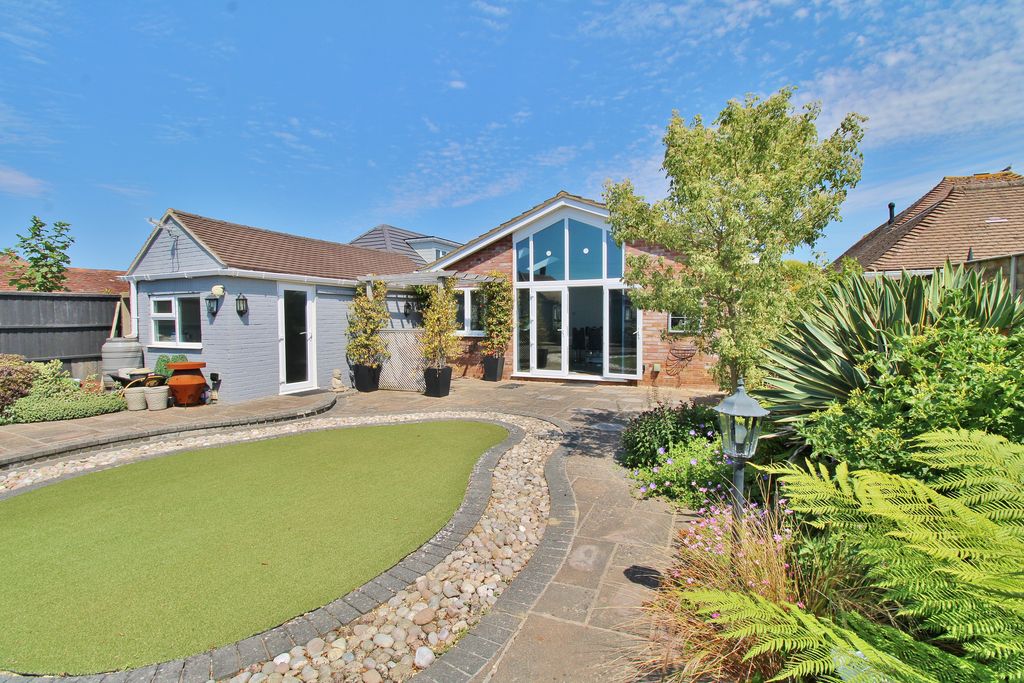 Property photo 2 of 36