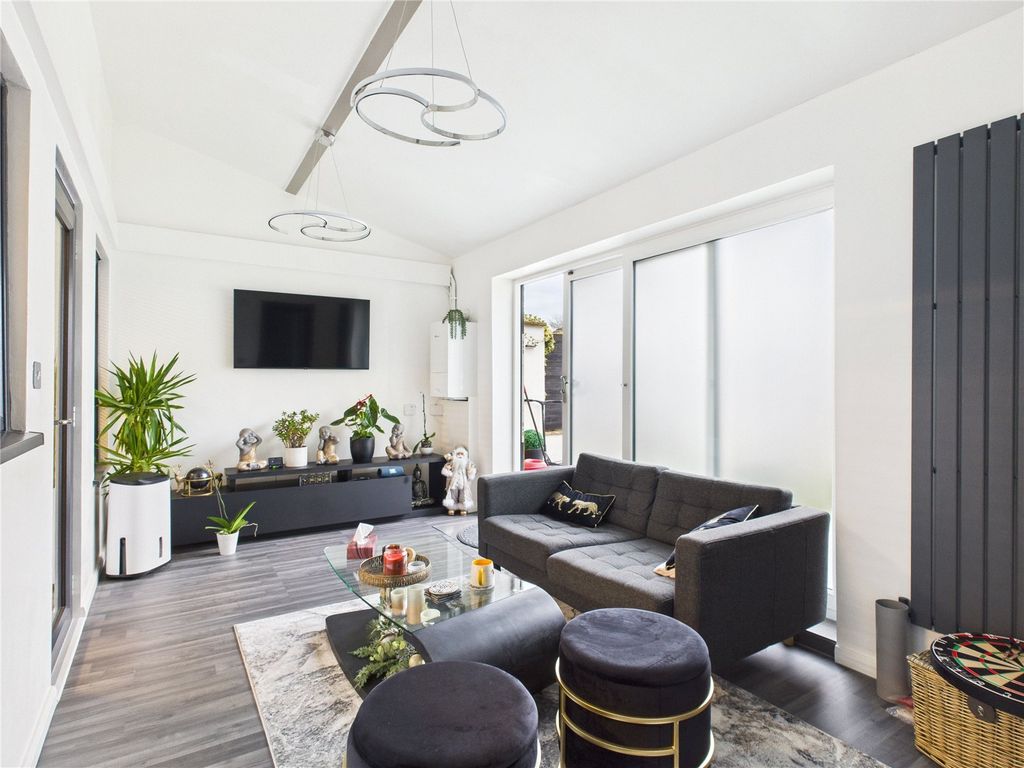 Property photo 3 of 20 Picture No. 14