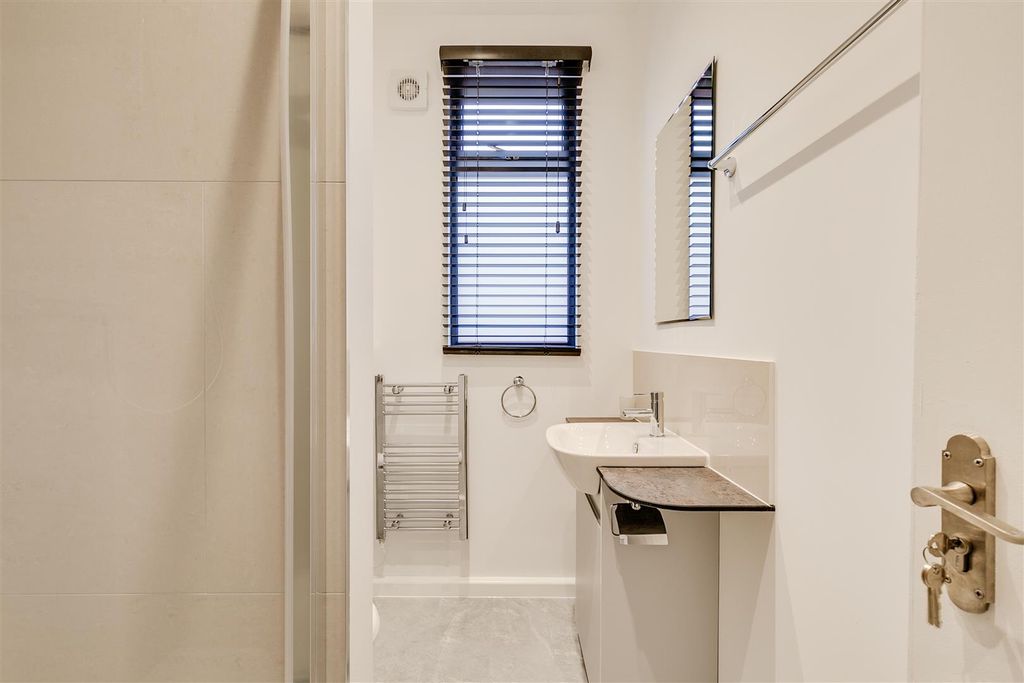 Property photo 3 of 7 9 Devonshire Mews, Tff-11.Jpg