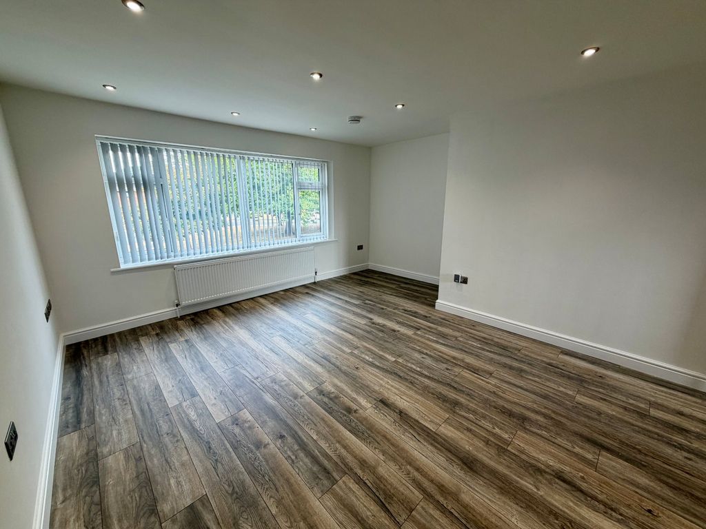 Property photo 3 of 15 Picture No. 02