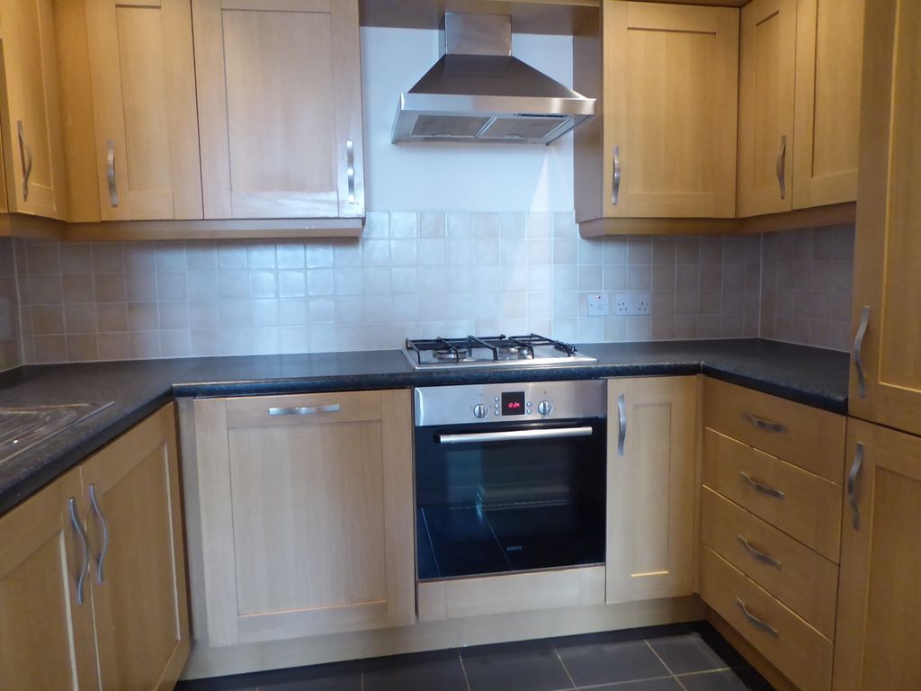 Property photo 3 of 7 Kitchen