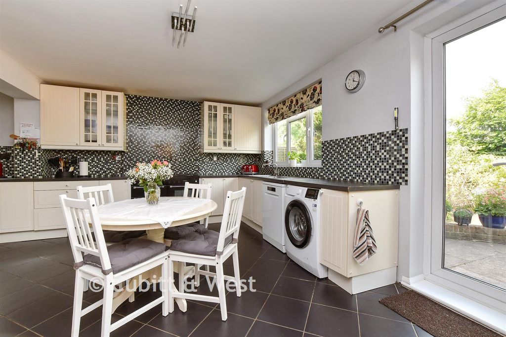 Property photo 1 of 21 Kitchen/Breakfast Room