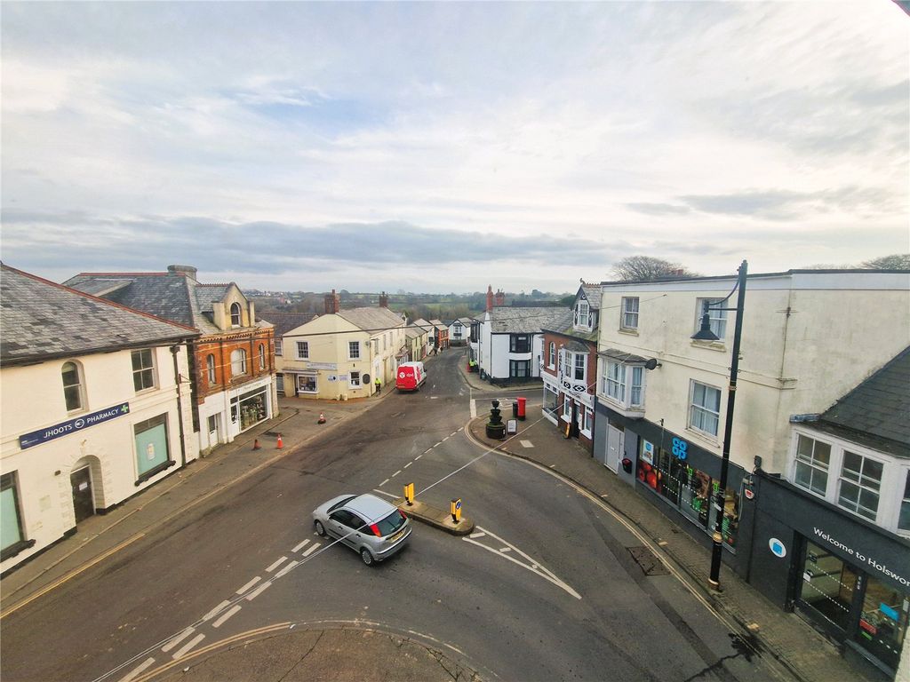 Property photo 2 of 15 Picture No. 02