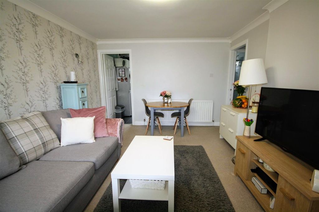 Property photo 3 of 9