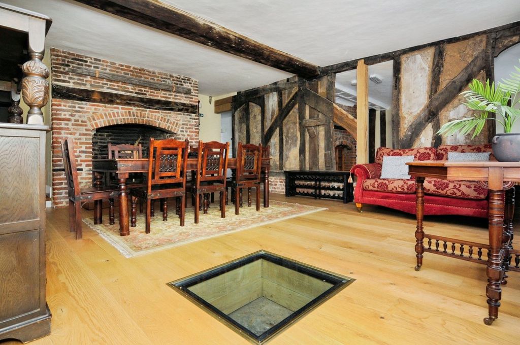 Property photo 2 of 34
