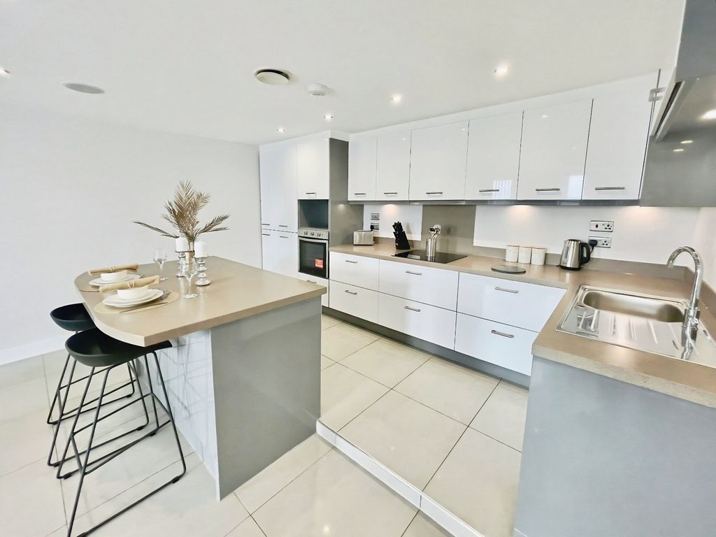 Property photo 3 of 13 Picture No. 24