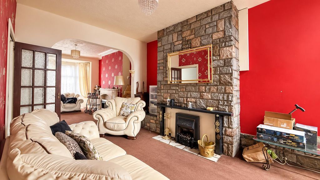 Property photo 2 of 15 B088E89d-3B96-4447-A91d-A7d06F51F89A.Png