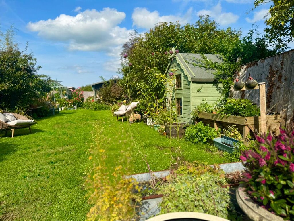 Property photo 2 of 23 Rear Garden