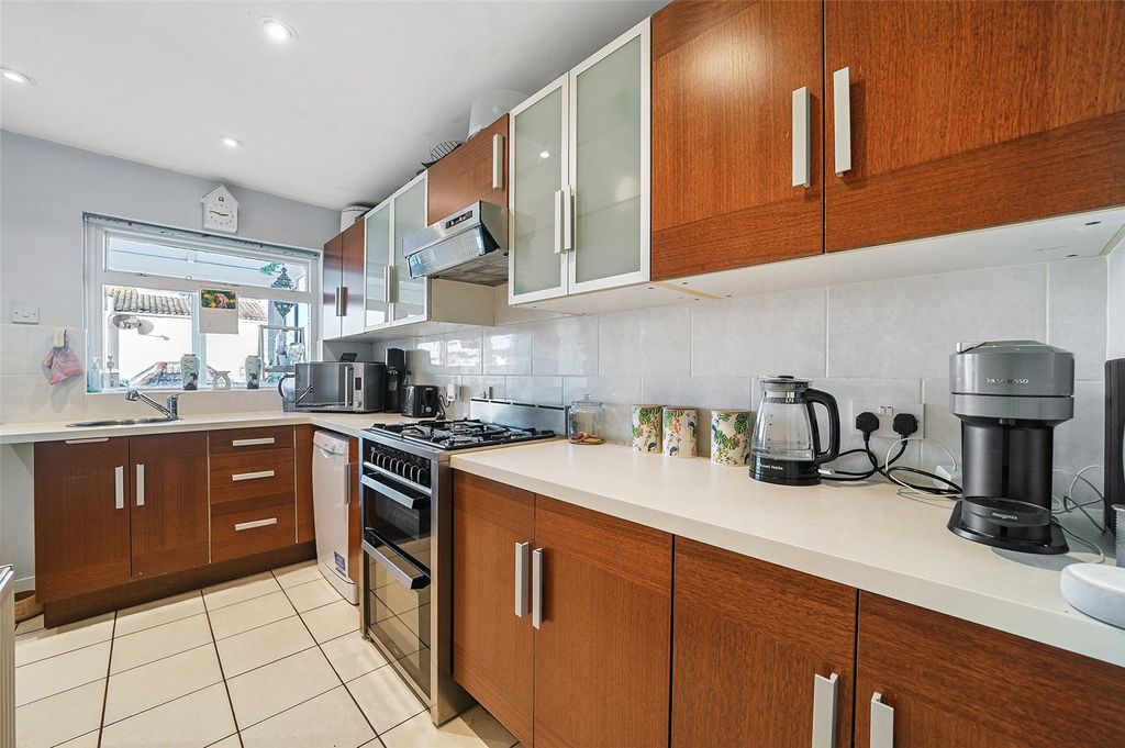 Property photo 3 of 24 Kitchen