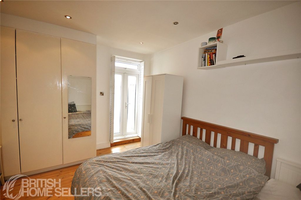 Property photo 3 of 7 Picture No. 07