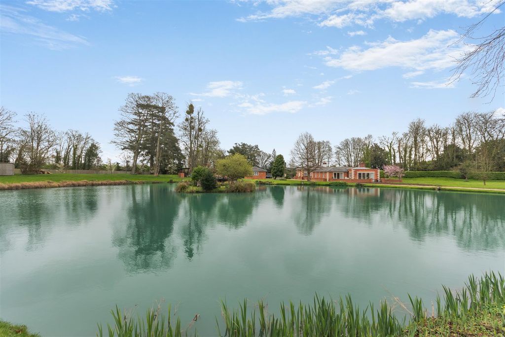 Property photo 1 of 40