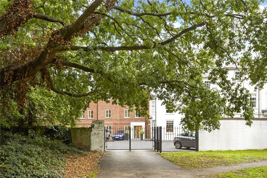 Property photo 1 of 9 Gares