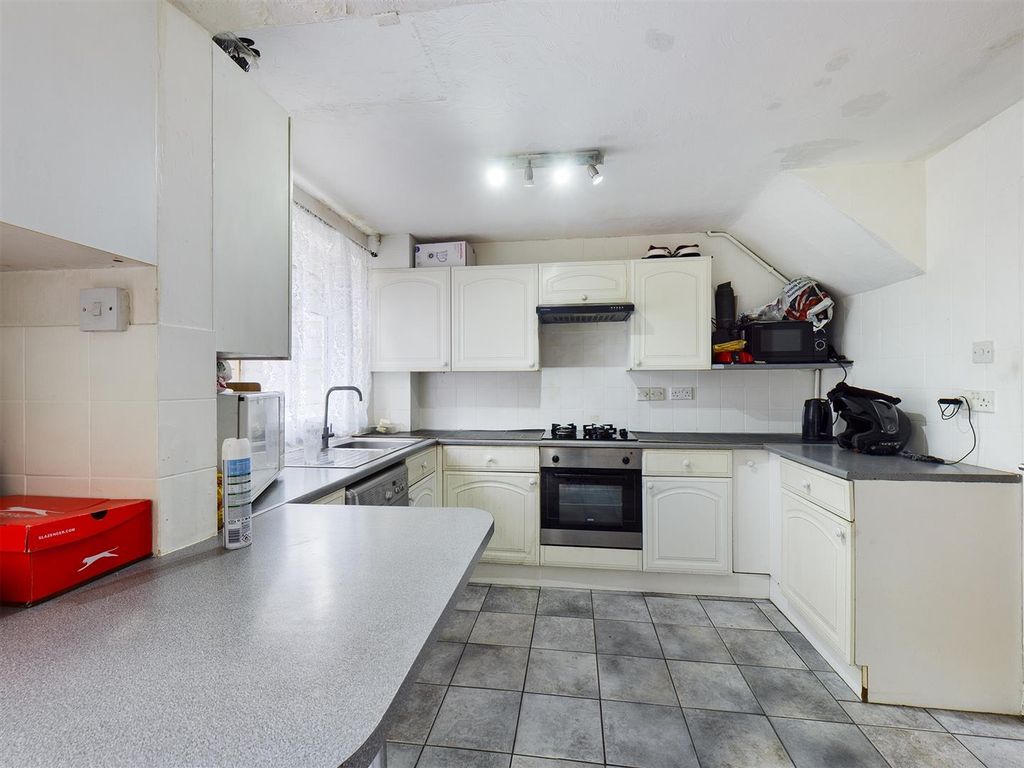 Property photo 2 of 10