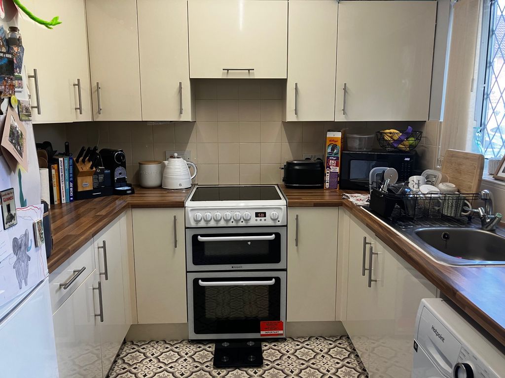 Property photo 2 of 9