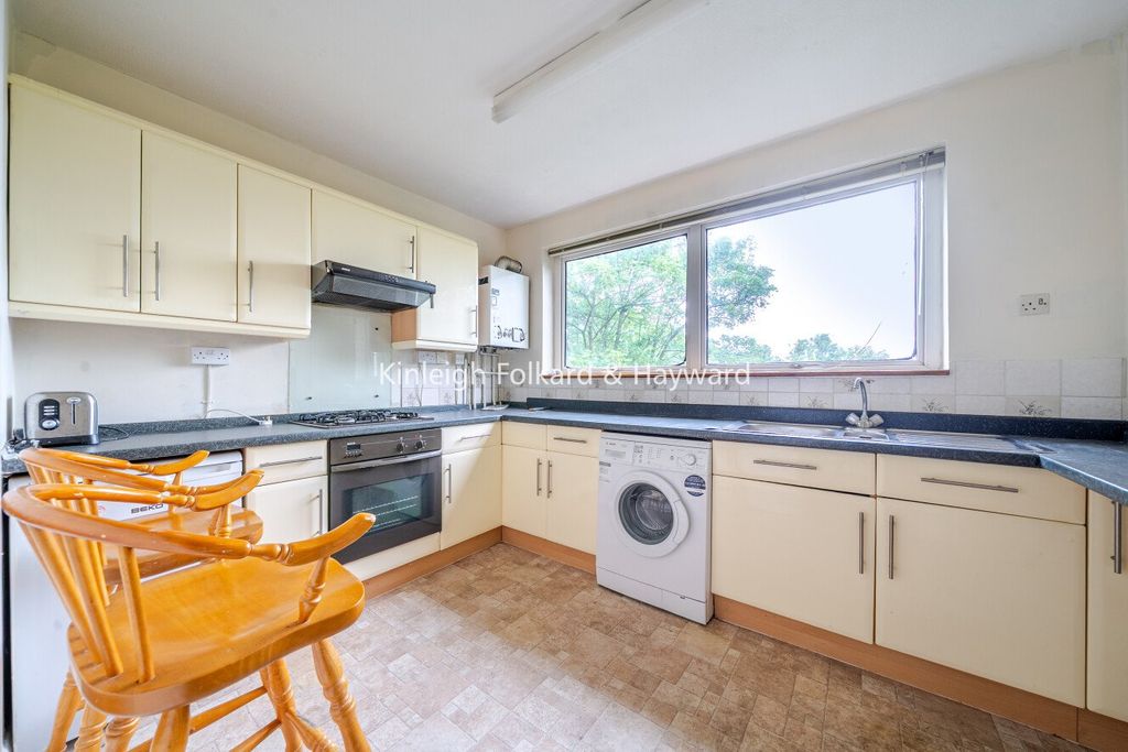 Property photo 2 of 11 Picture No. 10