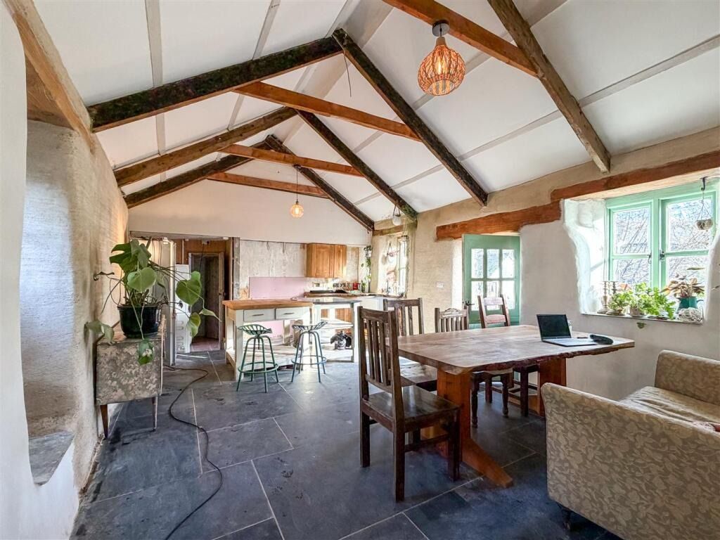 Property photo 2 of 32 4855341