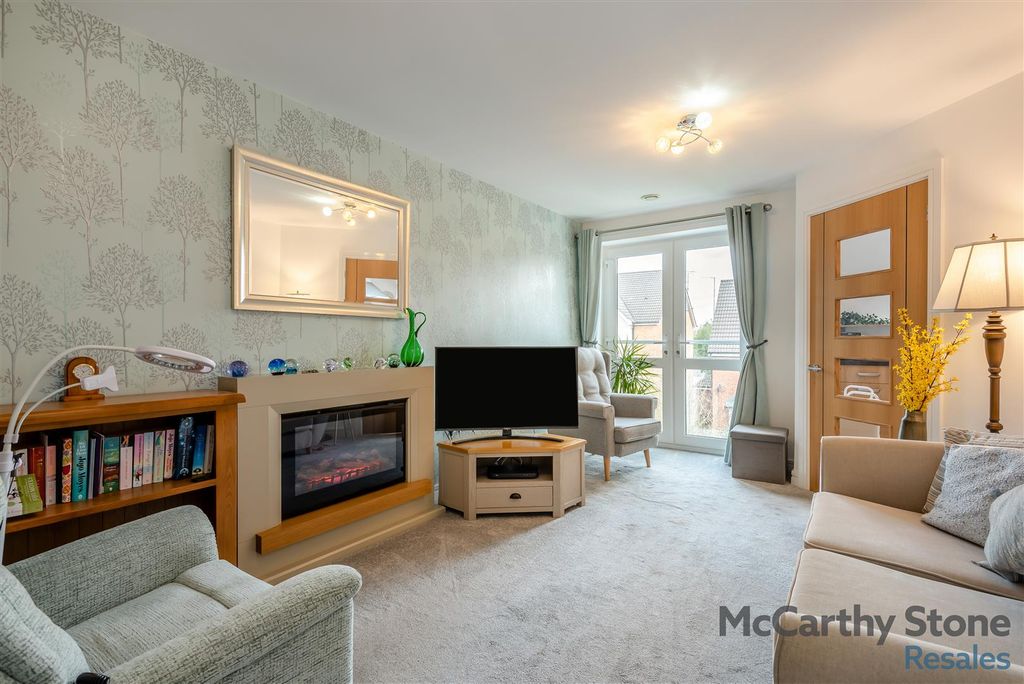 Property photo 2 of 21 8677809-Interior20.Jpg