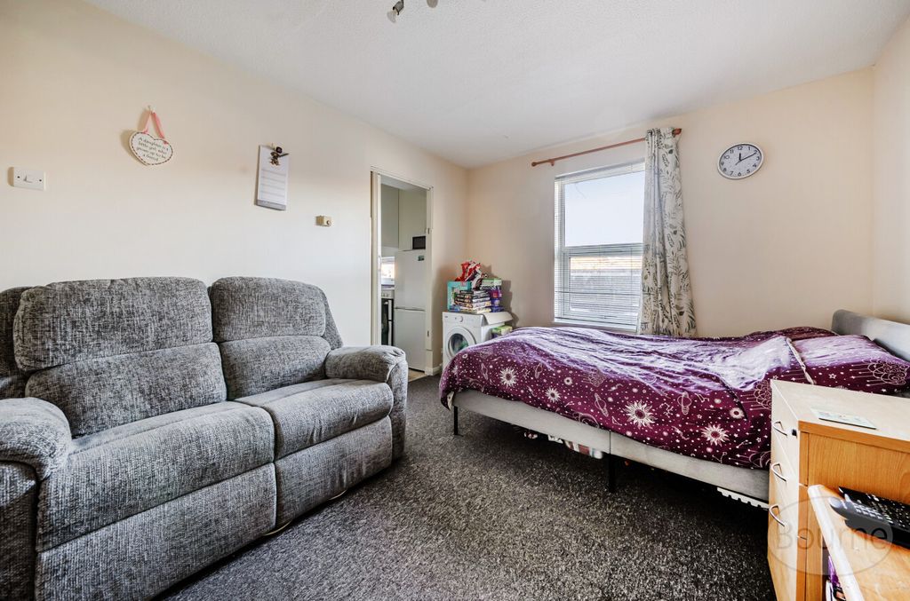 Property photo 3 of 7 1Bdc1A00-40Eb-4Ae...