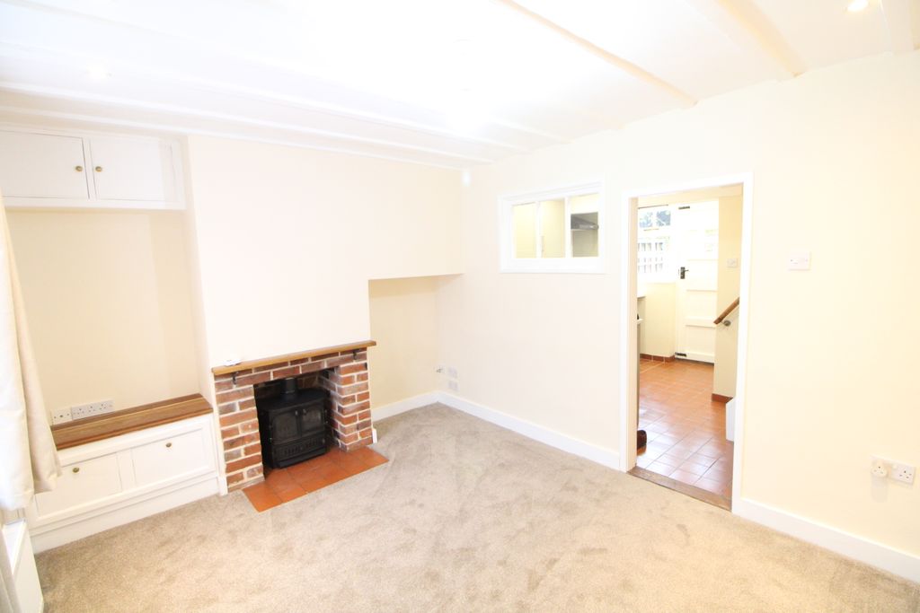 Property photo 2 of 10 Lounge 2