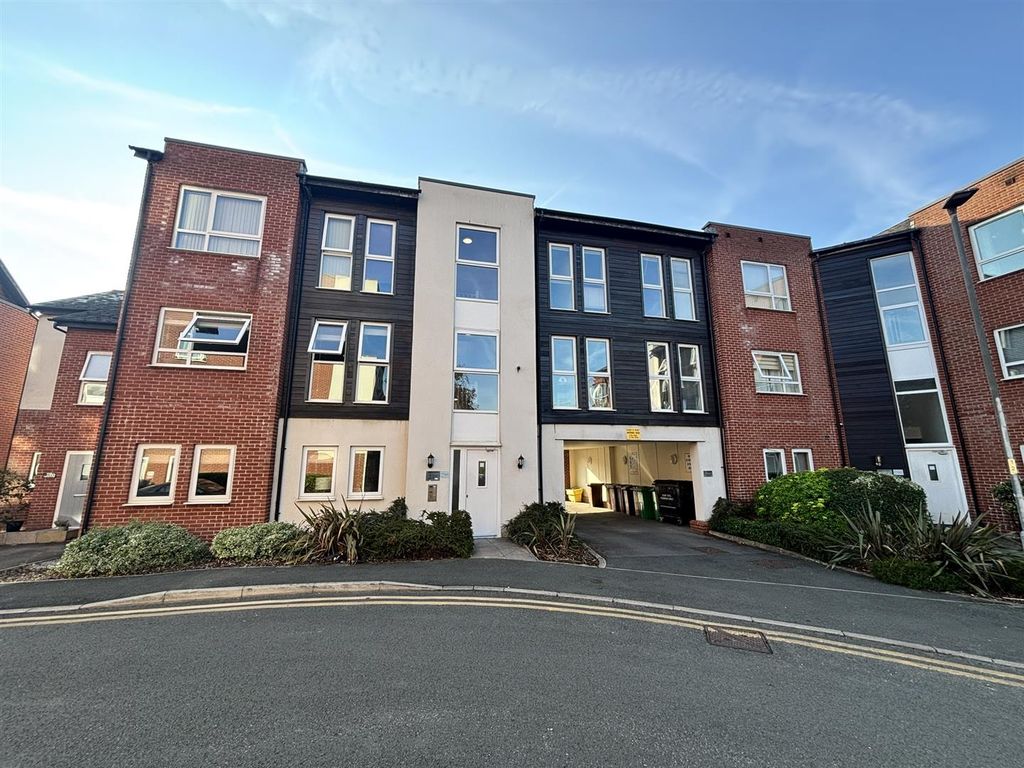 Property photo 1 of 15 External