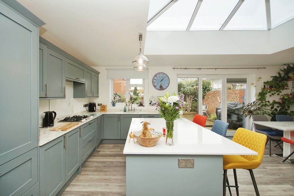 Property photo 2 of 15 Kitchen