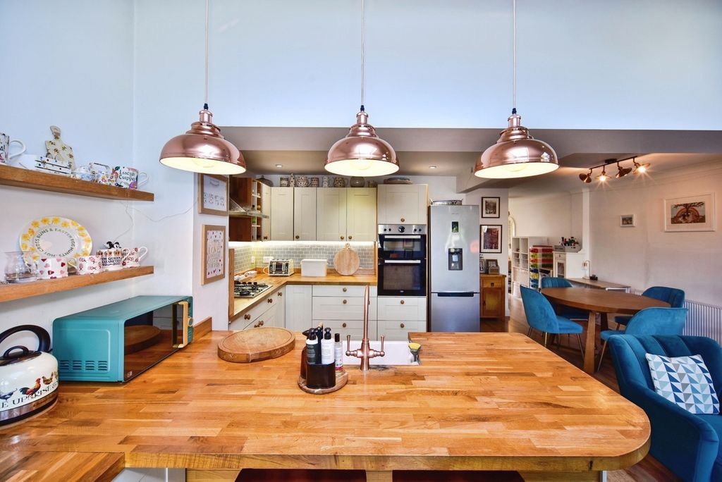 Property photo 2 of 19 Pbox-Img.Jpg